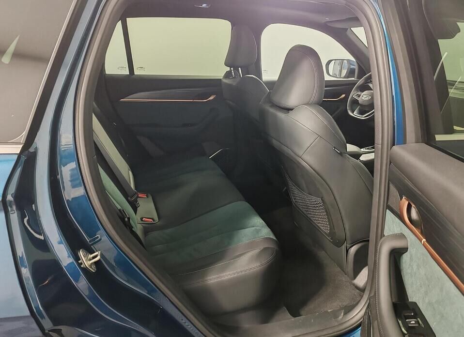 Geely Monjaro 2.0 AT (238 л.с.) 4WD