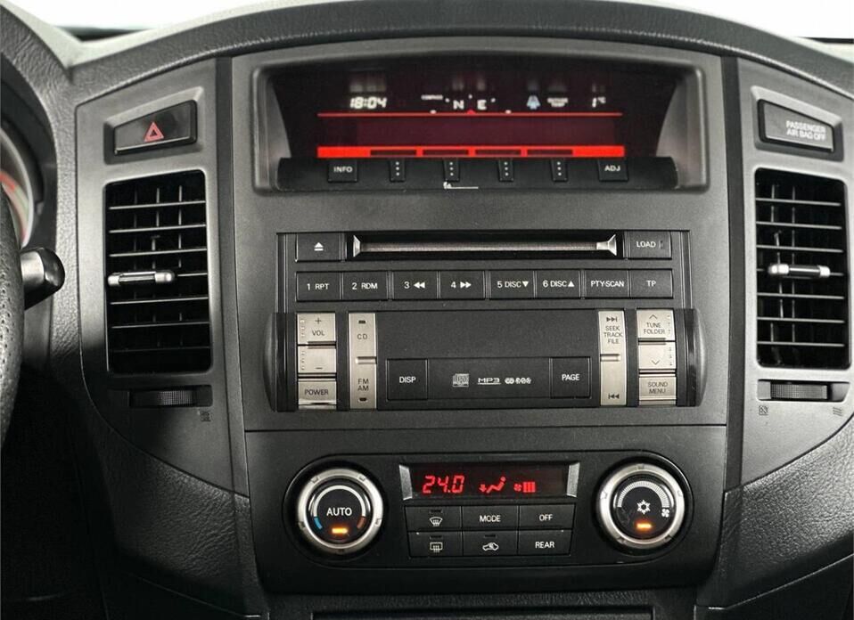 Mitsubishi Pajero, IV Рестайлинг 1 3.0 AT (178 л.с.) 4WD