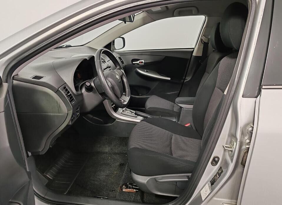 Toyota Corolla 1.6 AT (124 л.с.)