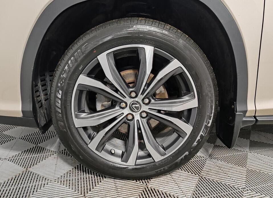 Lexus RX, IV 300 2.0 AT (238 л.с.) 4WD