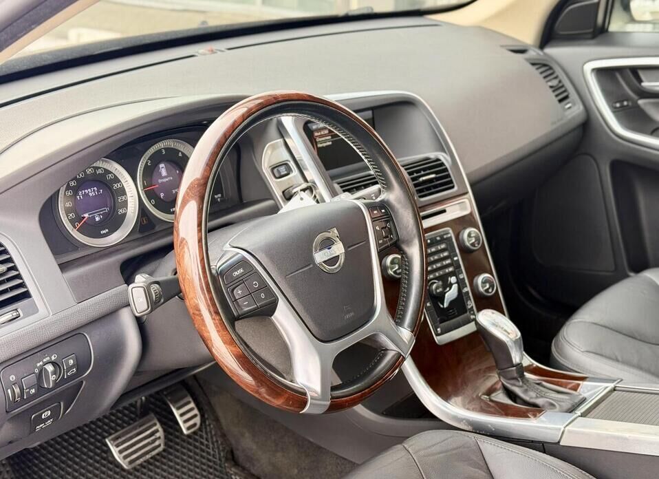 Volvo XC60, I 2.4d AT (215 л.с.) 4WD