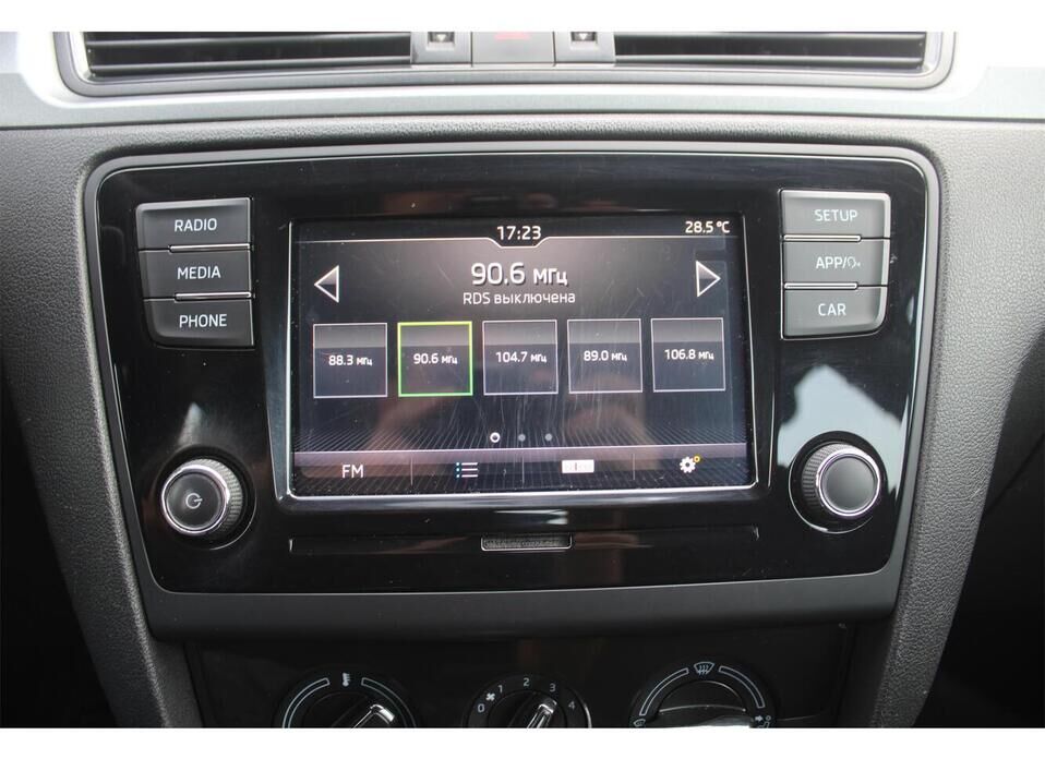 Skoda Rapid 1.6 AT (110 л.с.)