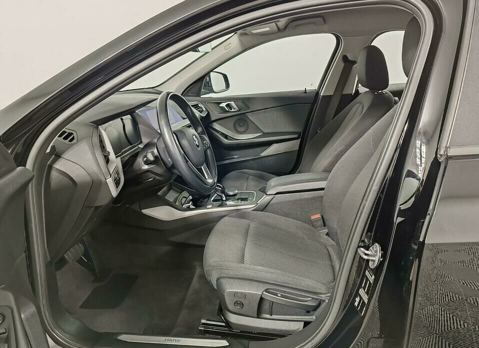BMW 1 серии 118i 1.5 AMT (140 л.с.)