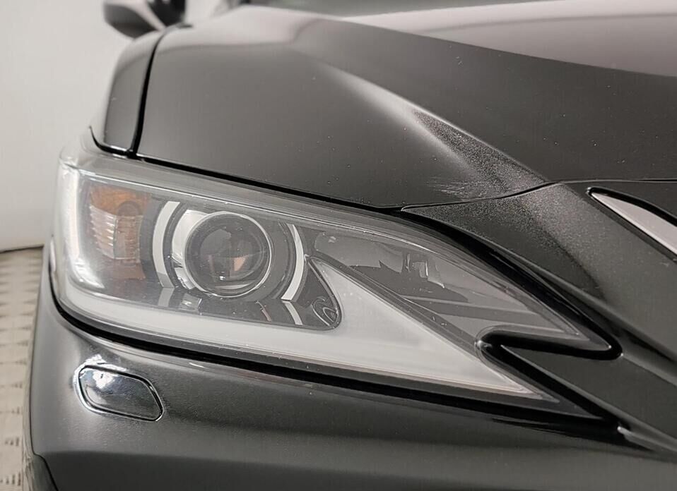 Lexus ES, VII 250 2.5 AT (200 л.с.)