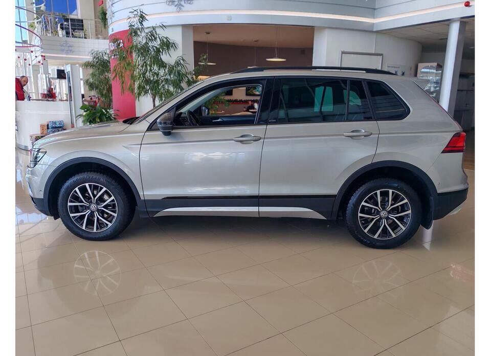 Volkswagen Tiguan, II 2.0d AMT (150 л.с.) 4WD