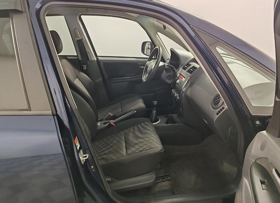 Suzuki SX4, I (Classic) 1.6 MT (107 л.с.)