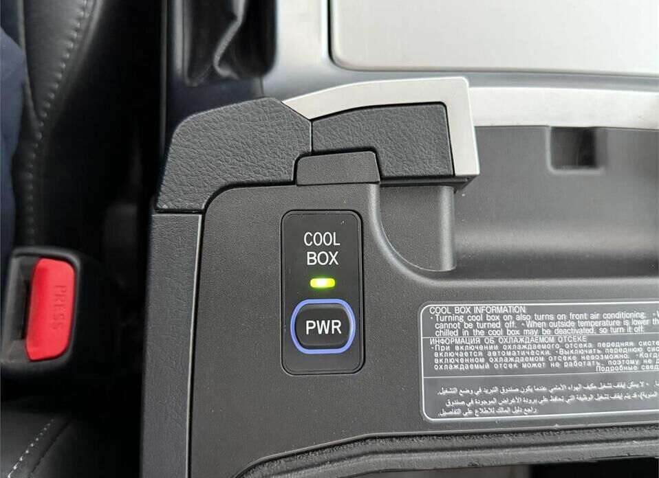 Toyota Land Cruiser, 200 Series Рестайлинг 2 4.5d AT (249 л.с.) 4WD