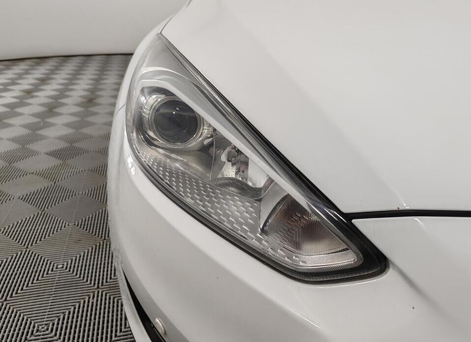 Ford Focus 1.6 AMT (105 л.с.)