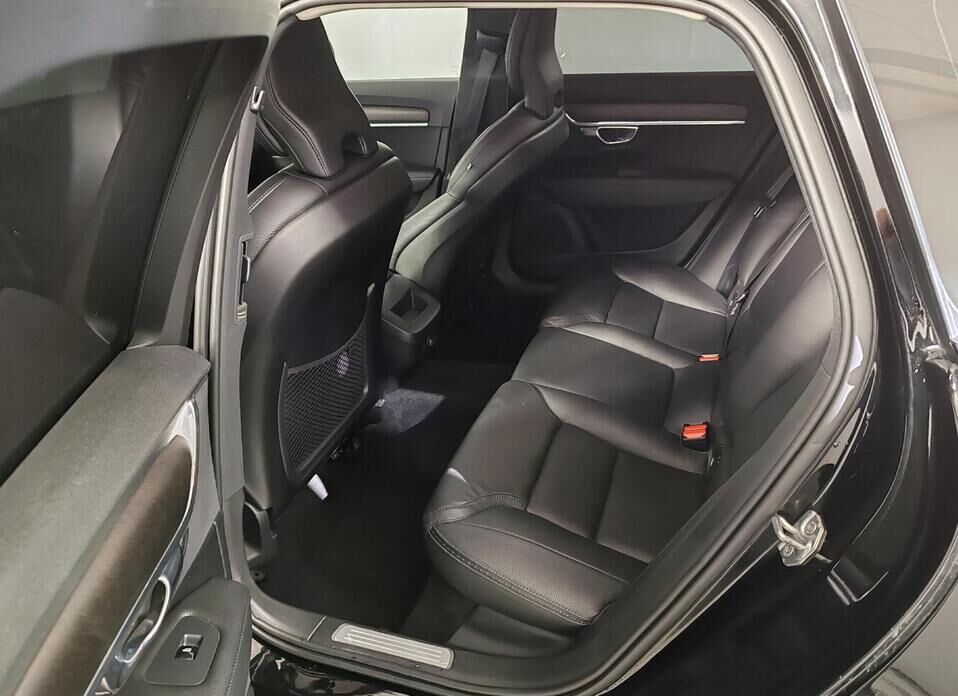 Volvo V90 Cross Country 2.0d AT (190 л.с.) 4WD