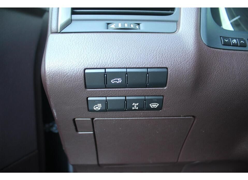 Lexus RX, IV 300 2.0 AT (238 л.с.) 4WD