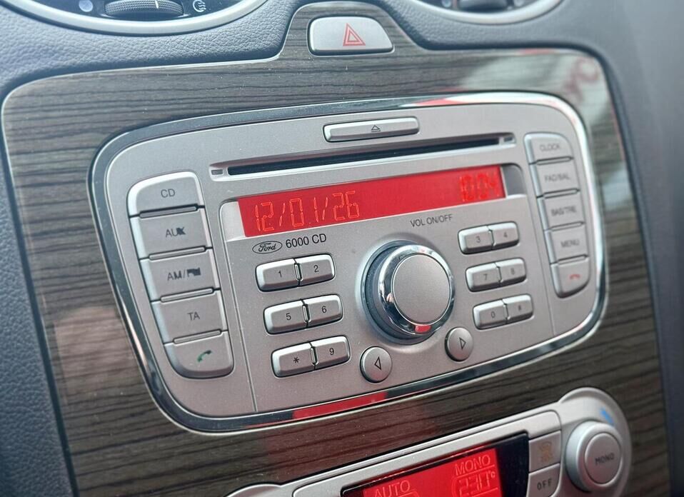 Ford Focus, II Рестайлинг 2.0 AT (145 л.с.)