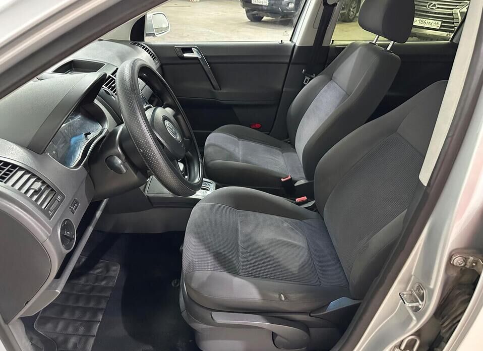 Volkswagen Polo, IV Рестайлинг 1.4 AT (75 л.с.)