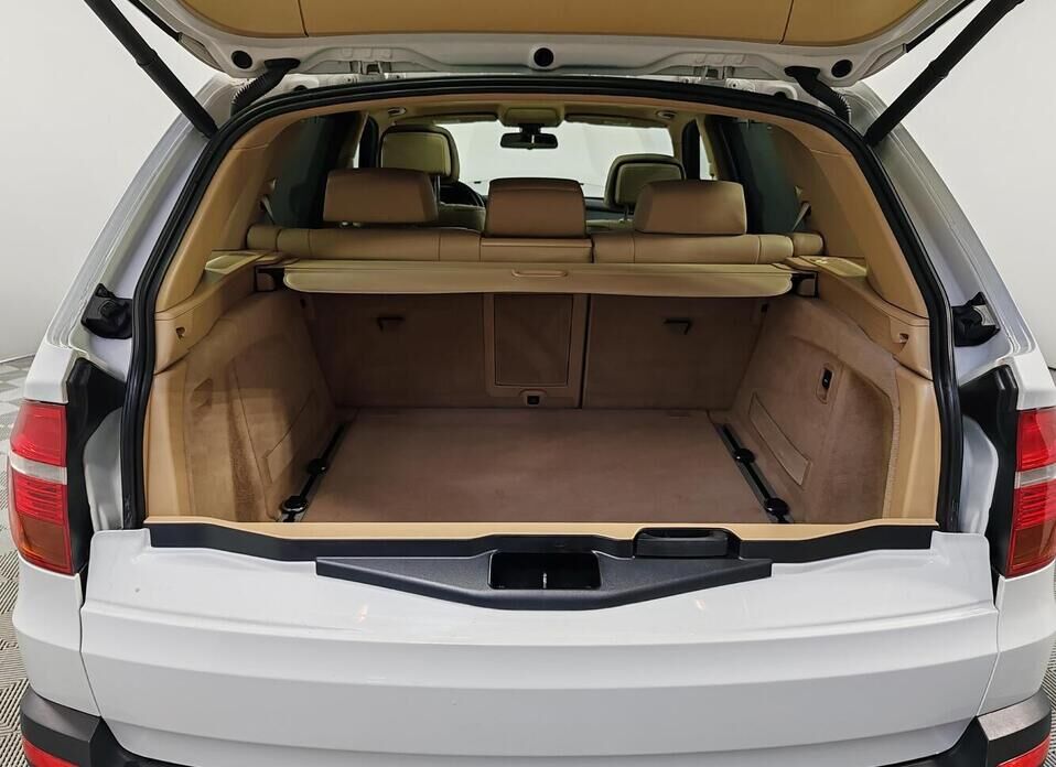 BMW X5, II (E70) 30i 3.0 AT (272 л.с.) 4WD