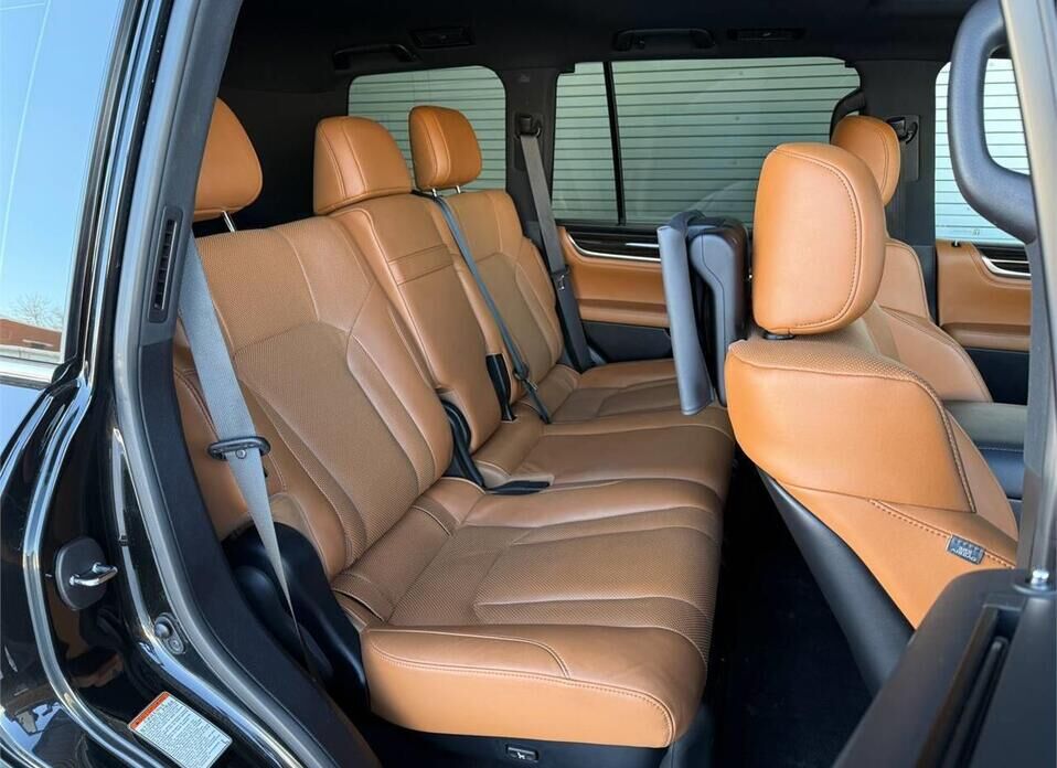 Lexus LX, III Рестайлинг 2 570 5.7 AT (367 л.с.) 4WD