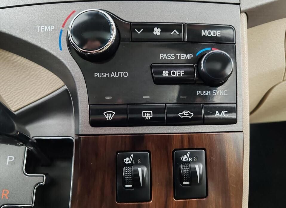 Toyota Venza 2.7 AT (185 л.с.) 4WD