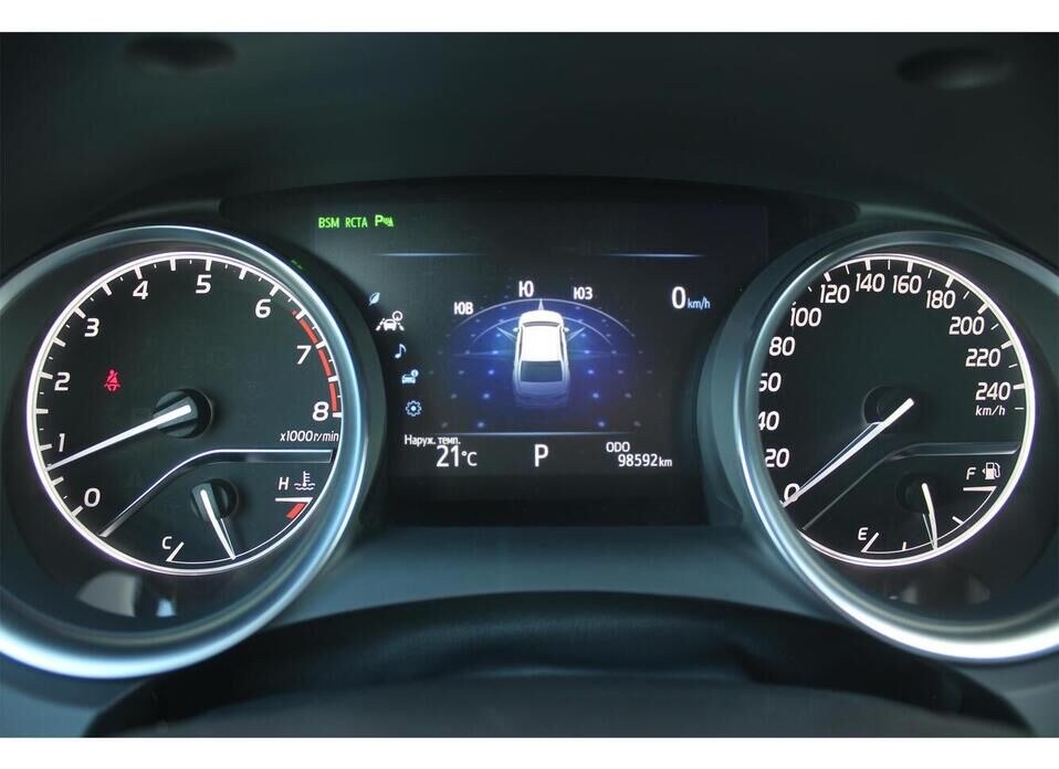 Toyota Camry 2.5 AT (181 л.с.)