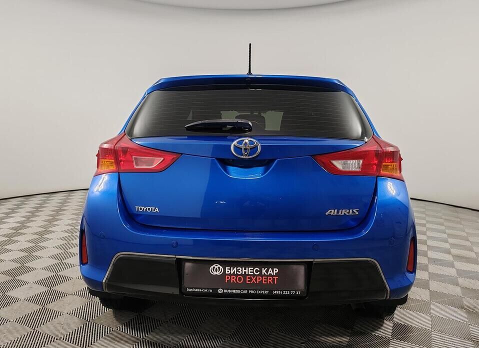 Toyota Auris, II 1.6 CVT (132 л.с.)