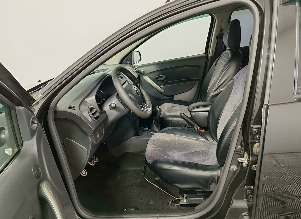Renault Logan 1.6 MT (82 л.с.)