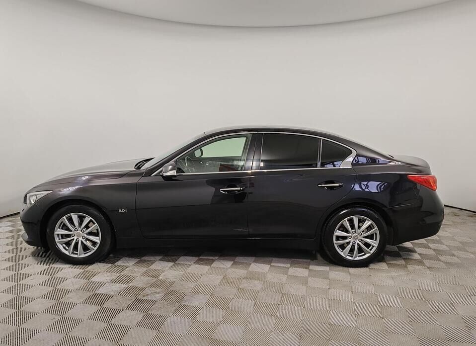 Infiniti Q50 2.0 AT (211 л.с.)
