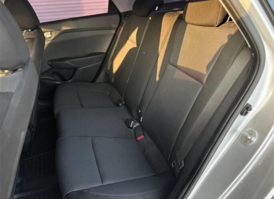 Hyundai Solaris, II Рестайлинг 1.6 MT (123 л.с.)