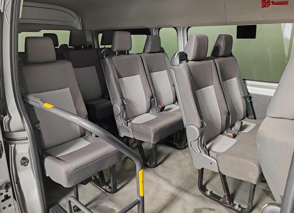 Toyota HiAce 2.8d MT (150 л.с.)