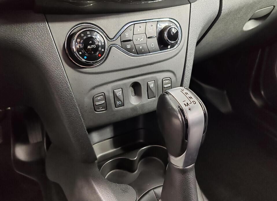 Renault Sandero Stepway 1.6 CVT (113 л.с.)