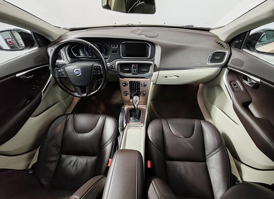 Volvo V40 Cross Country, I 2.0 AT (213 л.с.) 4WD