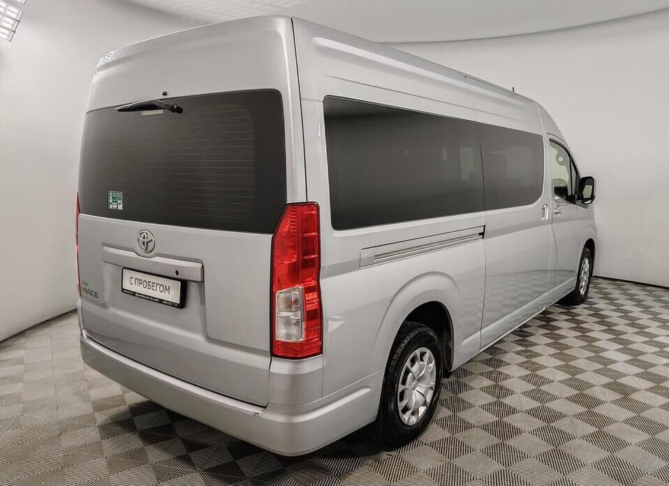 Toyota HiAce 2.8d MT (150 л.с.)