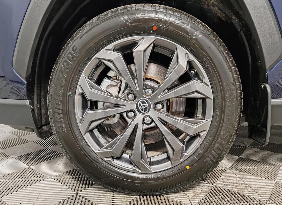 Toyota RAV4, V (XA50) 2.0 CVT (173 л.с.) 4WD