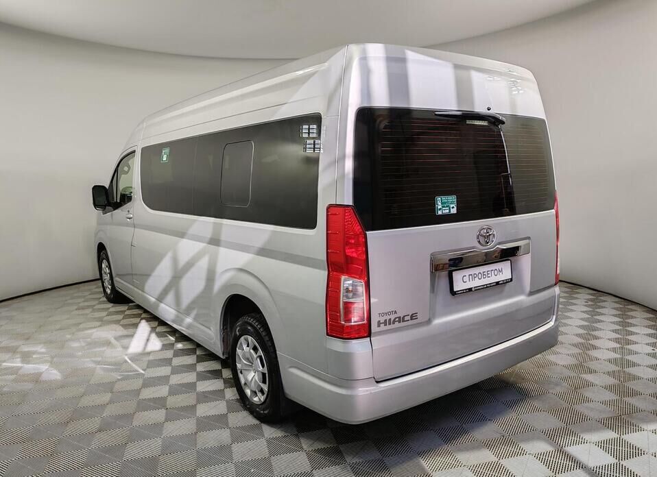 Toyota HiAce 2.8d MT (150 л.с.)