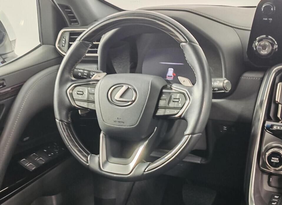 Lexus LX, IV 600 3.5 AT (415 л.с.) 4WD