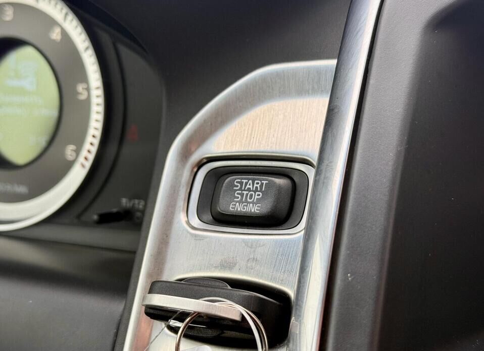 Volvo XC60, I 2.4d AT (215 л.с.) 4WD