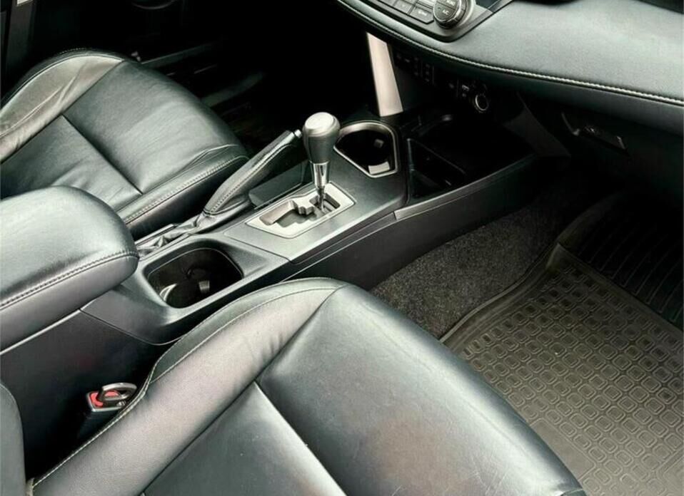 Toyota RAV4, IV (XA40) Рестайлинг 2.5 AT (180 л.с.) 4WD