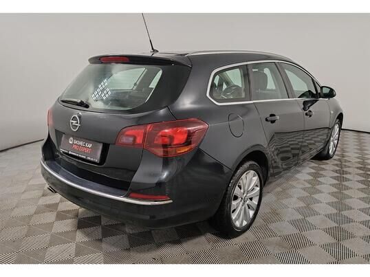 Opel Astra, 2014&nbsp;г., 300&nbsp;349&nbsp;км