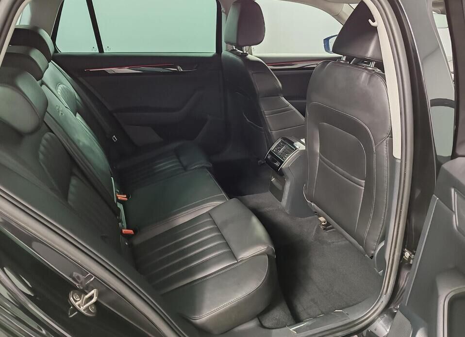 Skoda Superb 2.0 AMT (220 л.с.)