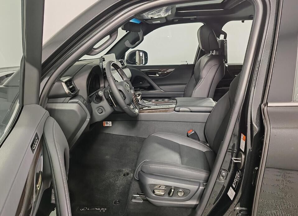 Lexus LX, IV 600 3.5 AT (415 л.с.) 4WD