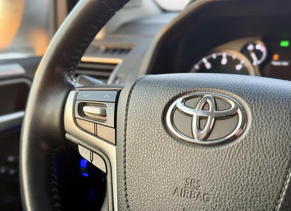 Toyota Land Cruiser Prado, 150 Series Рестайлинг 3 2.8d AT (200 л.с.) 4WD