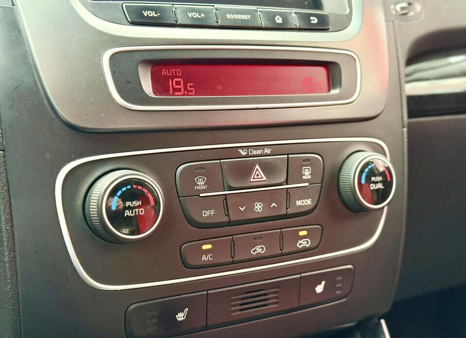 Kia Sorento, II Рестайлинг 2.4 AT (175 л.с.) 4WD