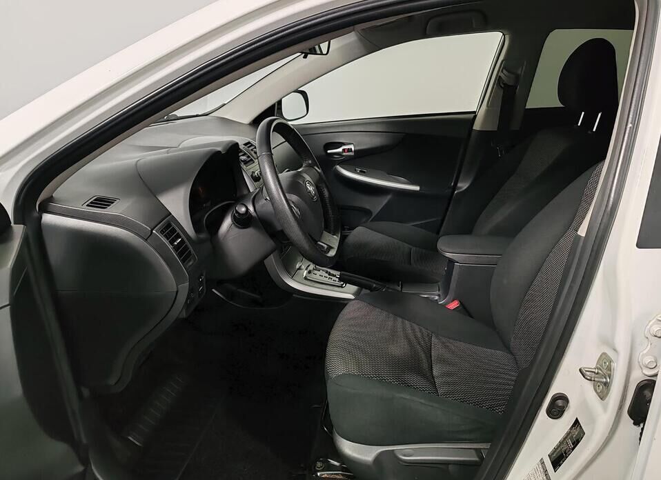 Toyota Corolla, X (E140, E150) Рестайлинг 1.6 AT (124 л.с.)