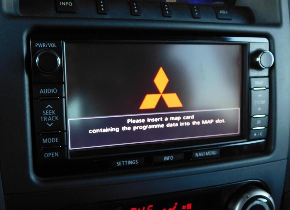 Mitsubishi Pajero, IV Рестайлинг 1 3.0 AT (178 л.с.) 4WD