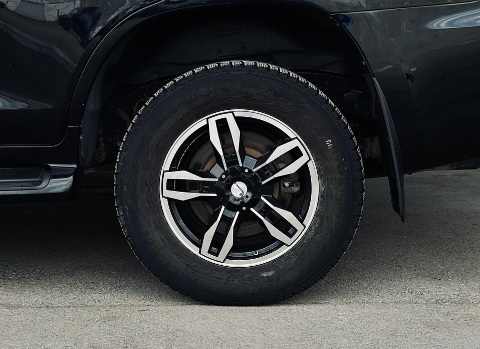 Toyota Land Cruiser, 200 Series Рестайлинг 2 4.5d AT (249 л.с.) 4WD