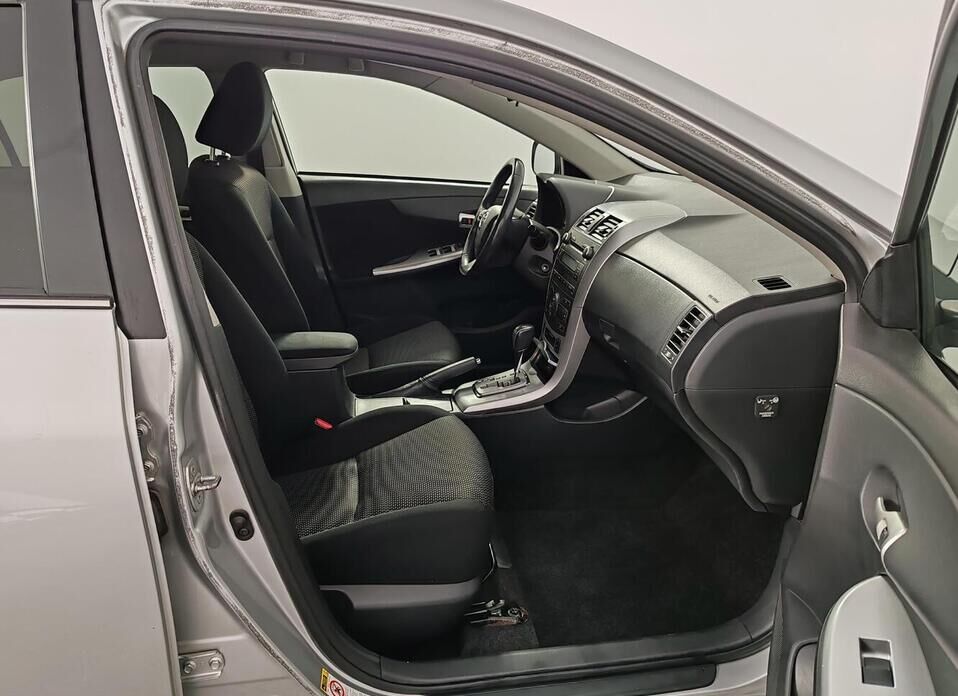 Toyota Corolla 1.6 AT (124 л.с.)