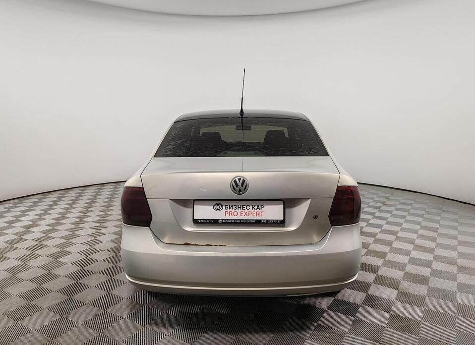 Volkswagen Polo 1.6 MT (105 л.с.)