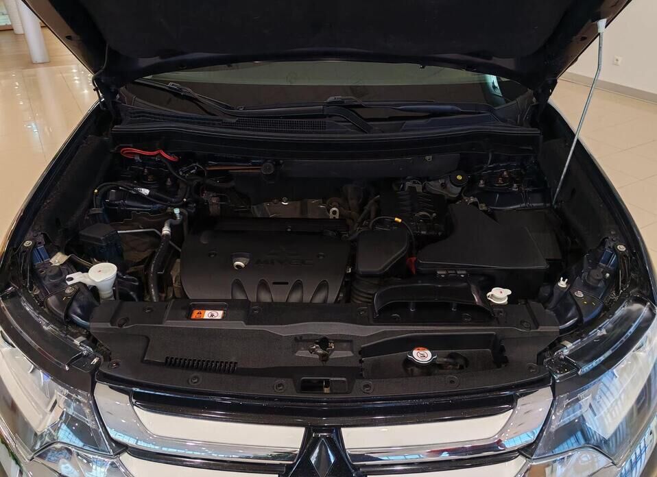 Mitsubishi Outlander, III Рестайлинг 2 2.0 CVT (146 л.с.)