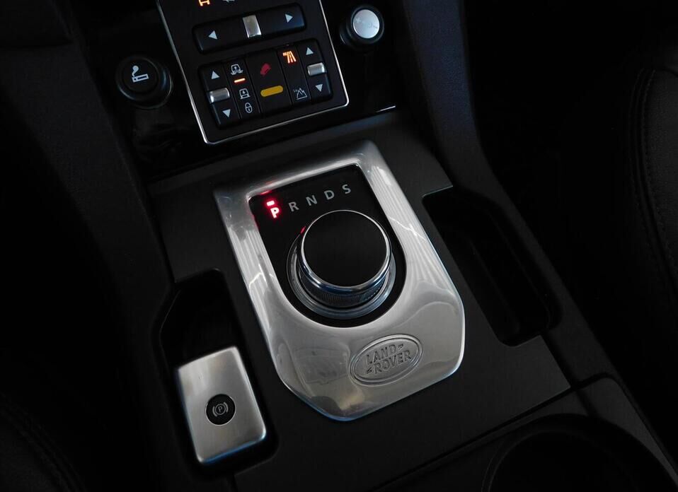Land Rover Discovery 3.0d AT (211 л.с.) 4WD