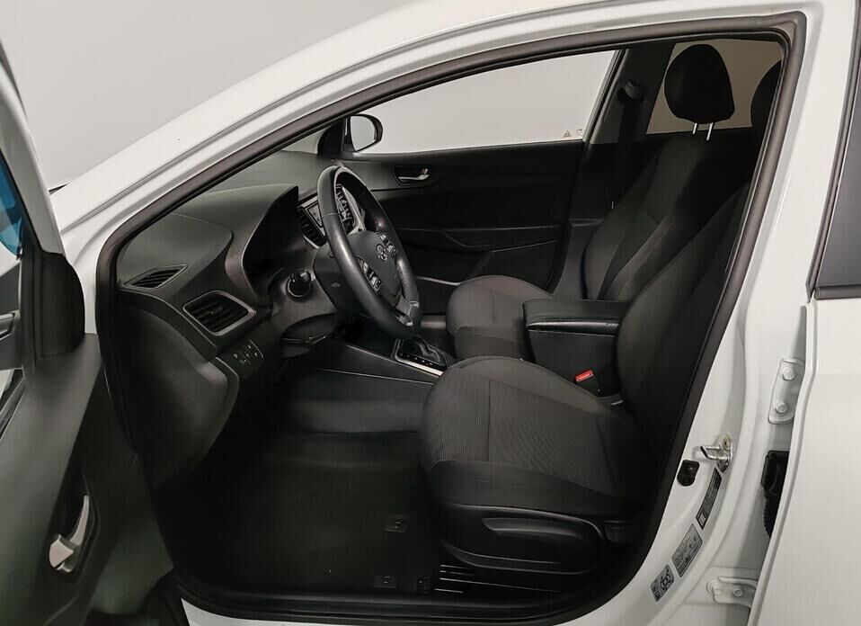 Hyundai Solaris, II 1.6 AT (123 л.с.)