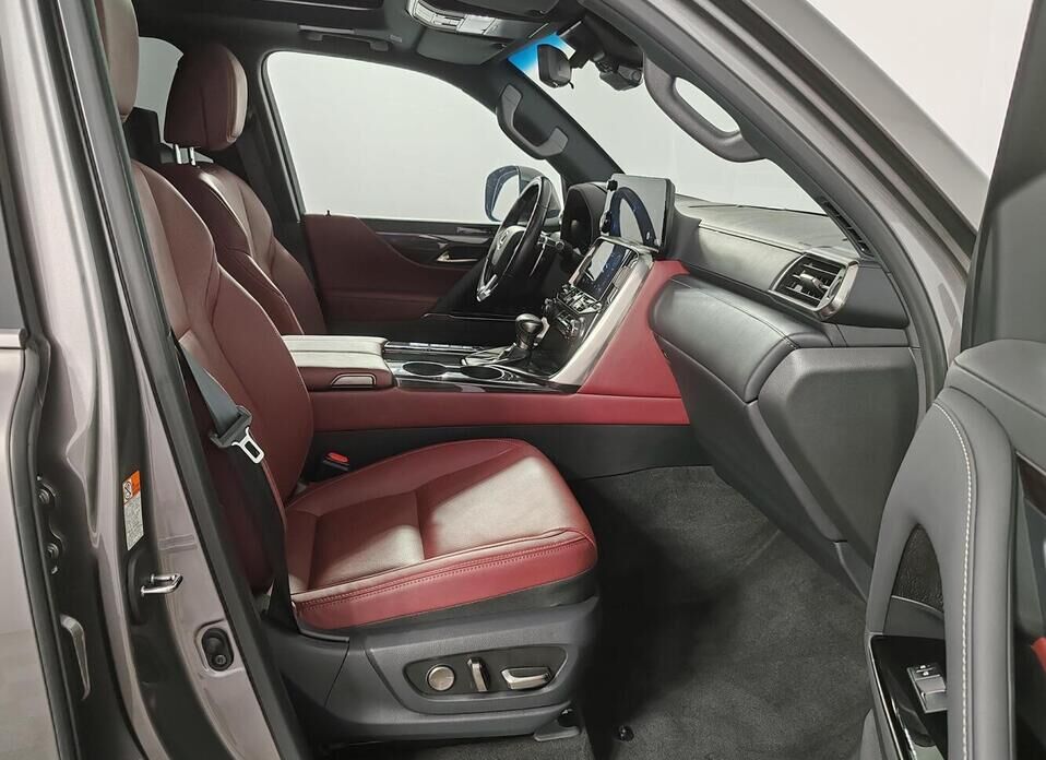 Lexus LX 600 3.4 AT (415 л.с.) 4WD