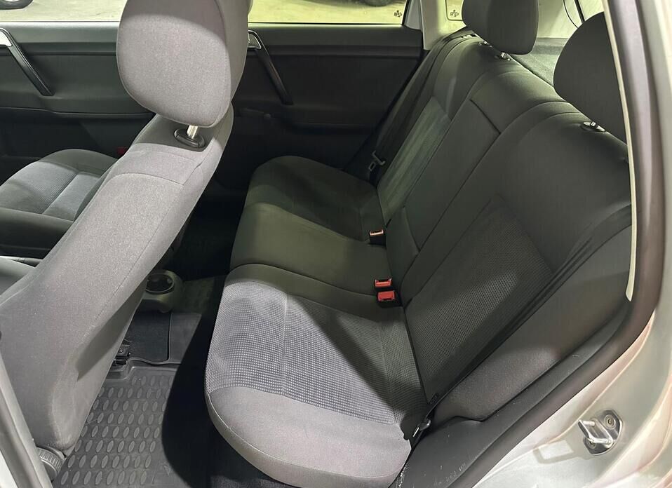 Volkswagen Polo, IV Рестайлинг 1.4 AT (75 л.с.)