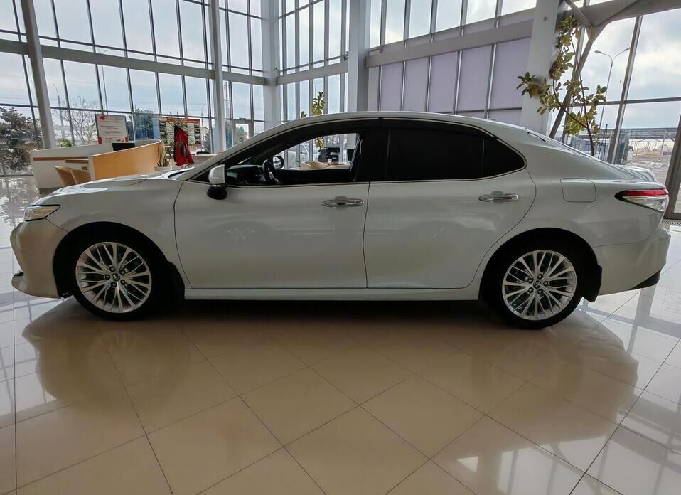 Toyota Camry, VIII (XV70) 2.5 AT (181 л.с.)