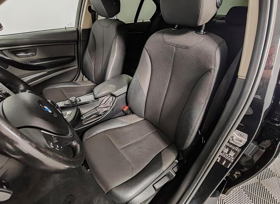 BMW 3 серии 318i 1.5 AT (136 л.с.)